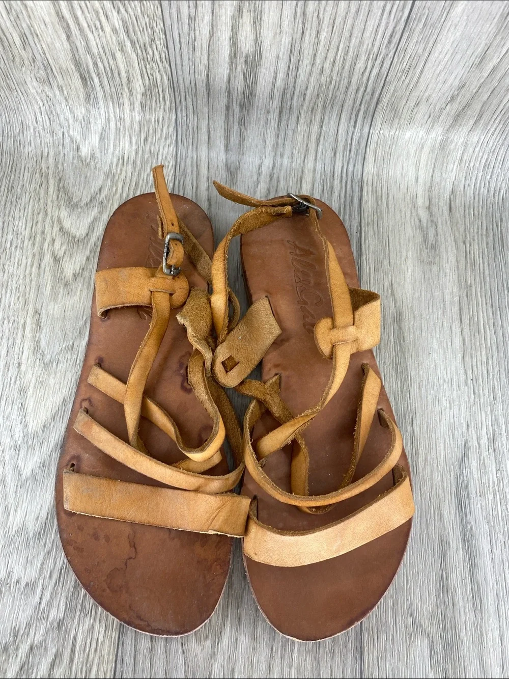 Leather Strappy Flat Sandals in Tan